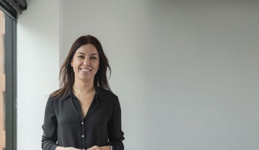 Claudia Álvarez, gerente general de LarrainVial Colombia.