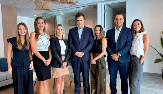 LarrainVial amplía alianza estratégica con Invesco